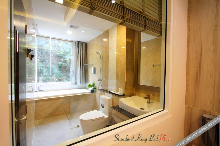 Bathroom 4, The Contrast i Hotel, Pluak Daeng