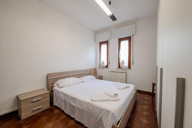 Bedroom, Home Mate, Lucca