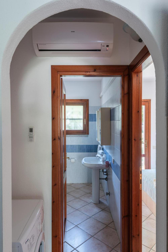 5, Simple Gem of Le Dimore di Budoni 1 Bedroom B4 Apartment sleeps 4, Nuoro