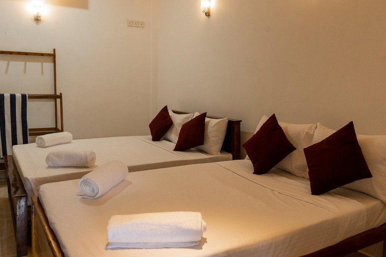 Bedroom 2, Ocean Bloom Villa, Trincomalee Town and Gravets