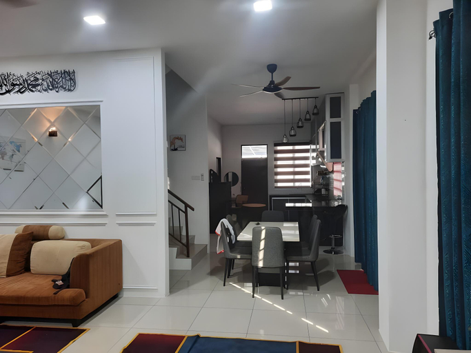 Others 3, Hakeem Homestay, Pokok Sena