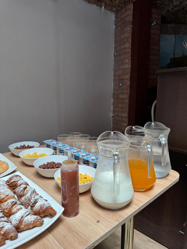 Food & Drinks 4, DreamHotel