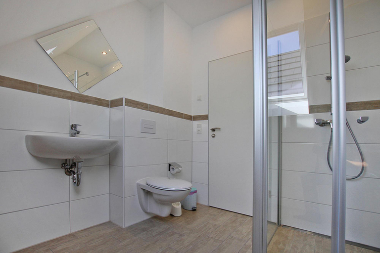 Bathroom 2, Reihenhaus in Plau am See mit Terrasse und Balkon, Ludwigslust-Parchim