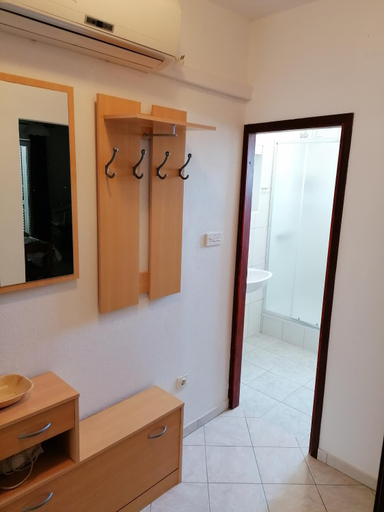 Bathroom 3, Apartments and Room Kiko, Primošten
