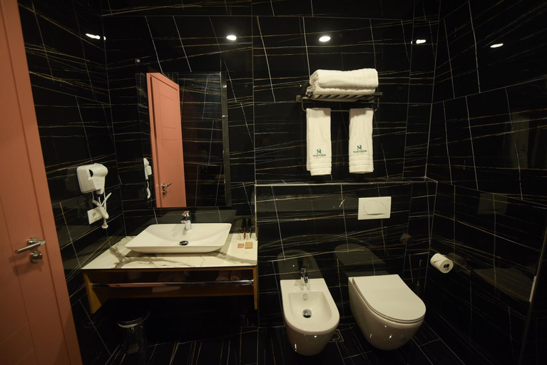 Bathroom 2, Martiness Hotel Durres, Durrësit