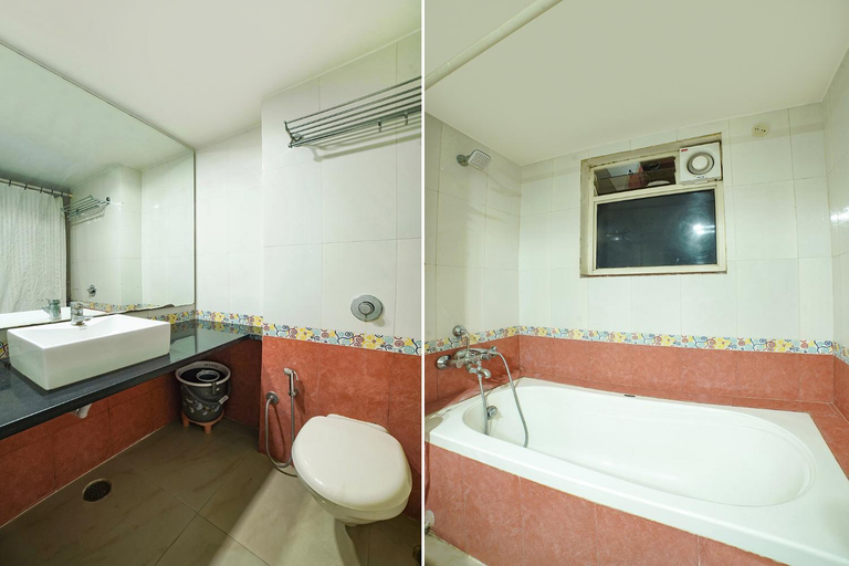 Bathroom 5, FabHotel Pleasure Inn - Nr. DB Mall, Bhopal