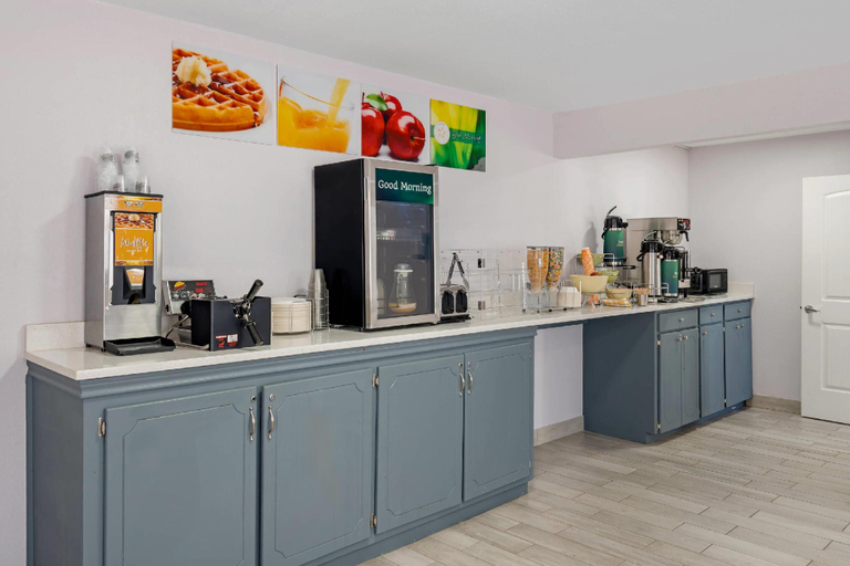 Food & Drinks 4, Quality Inn & Suites New Boston - Texarkana West, Bowie