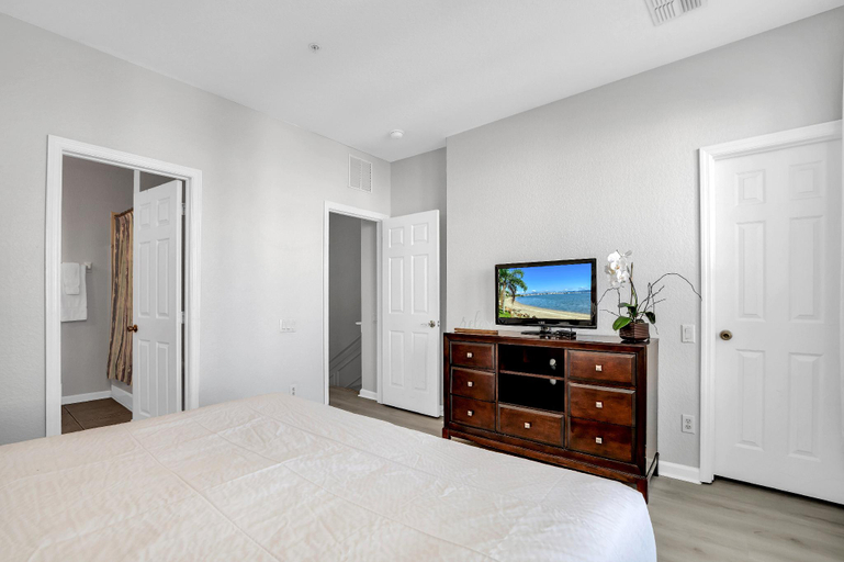 Bedroom 2, NEWLY RENOVATED Townhome, Near Universal & I-Drive, Orange