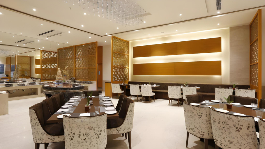 Food & Drinks 4, Nataraj Sarovar Portico Jhansi, Jhansi