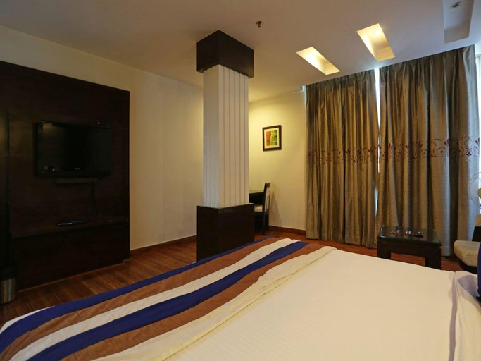 Bedroom 4, Airport Hotel Park Blue, Delhi