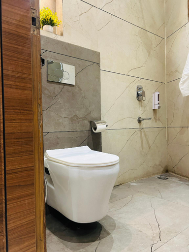 Bathroom 3, POOJA O DINE, Yamunanagar