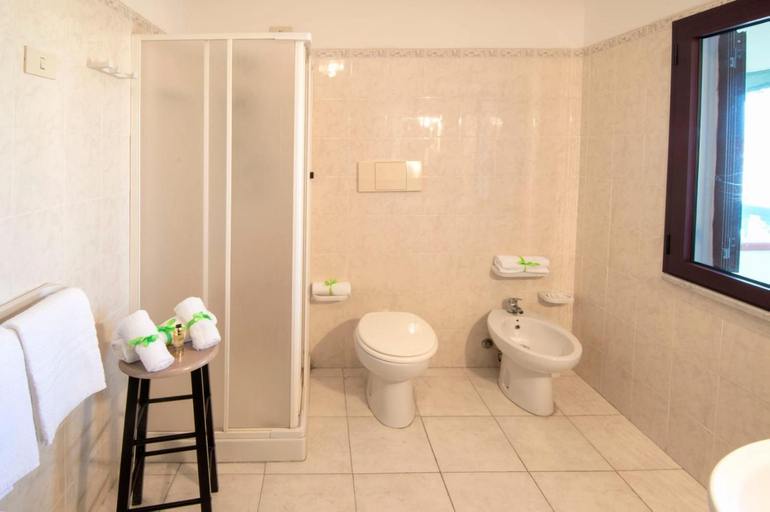 Bathroom, Hotel Smeraldo AFFITTA CAMERE, Olbia-Tempio