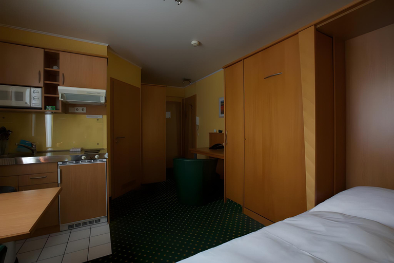 Others 4, Au P'tit Max - Studios hotel, Luxembourg