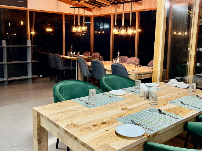Food & Drinks 5, Timber tales jibhi, Kullu