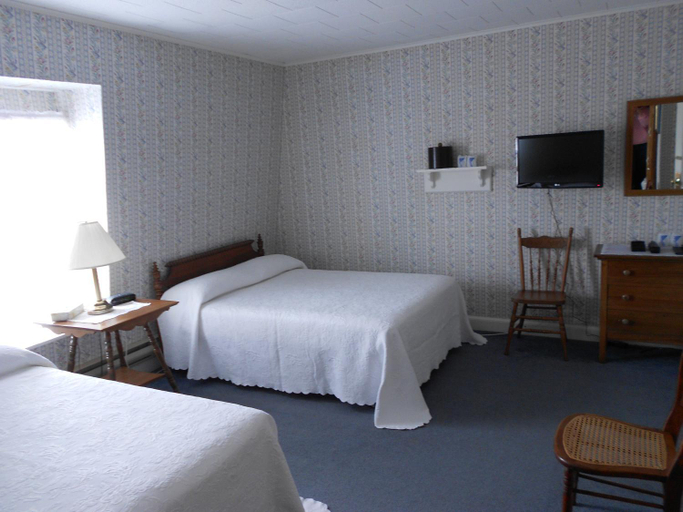 Bedroom 3, Shaw's Hotel & Cottages, Queens