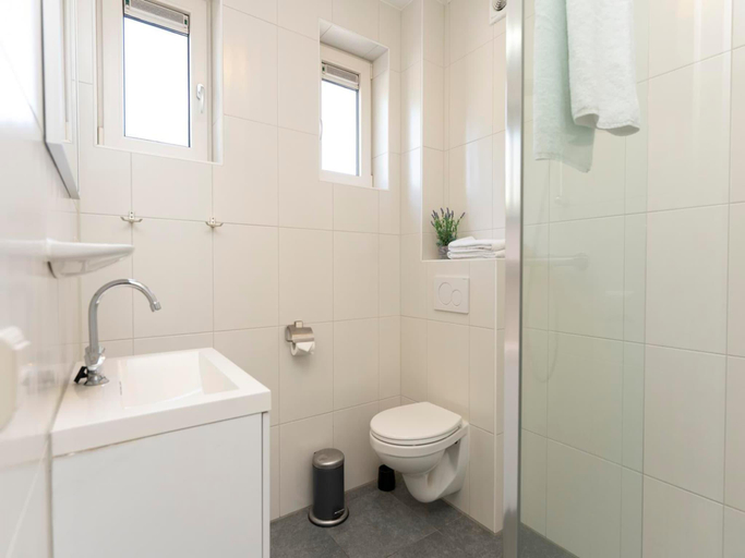 Bathroom 3, Holiday Home in De Koog near Beach, Texel