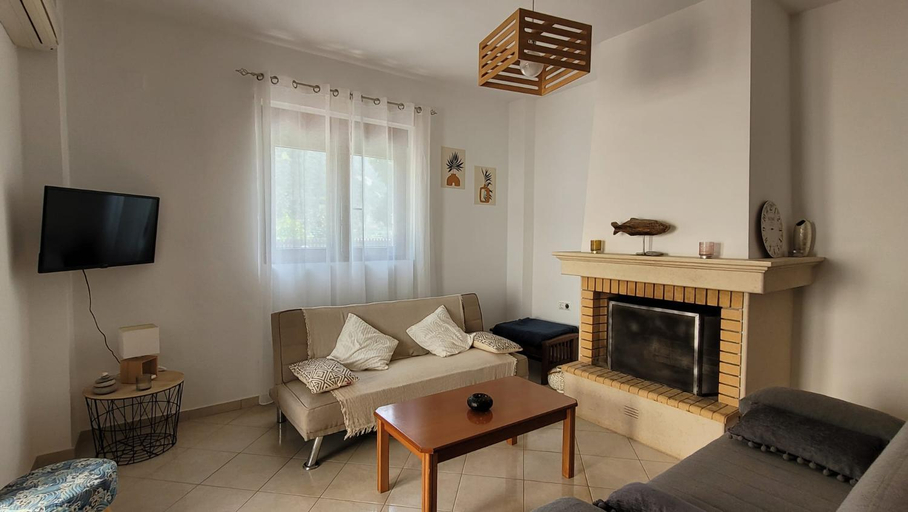 Others 4, Villa Mellia, Crete