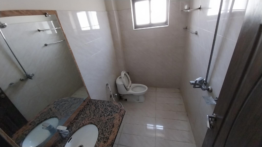 Bathroom 5, HOTEL MEDLLION EXPO, Lahore