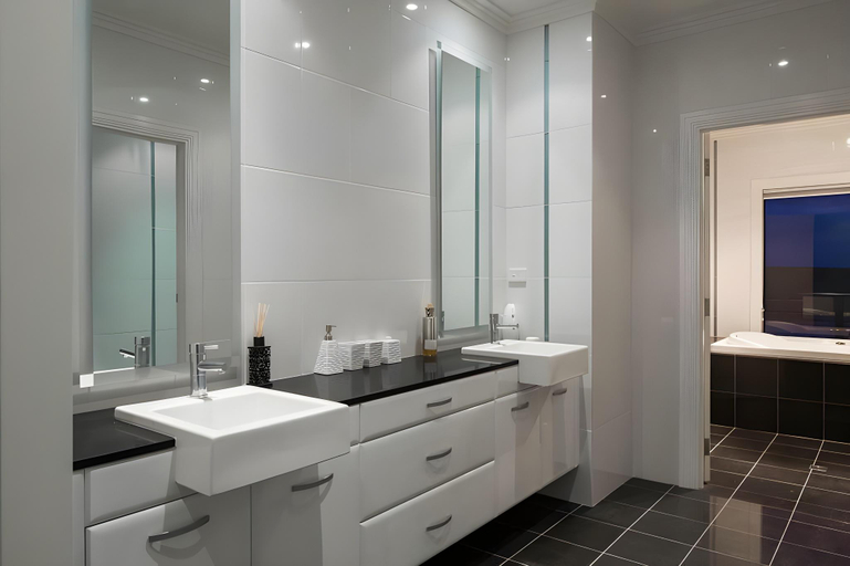 Bathroom 2, River Devine Murray Bridge Entire Home., Murray Bridge