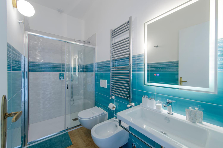 Others 4, Malu B&B, Salerno