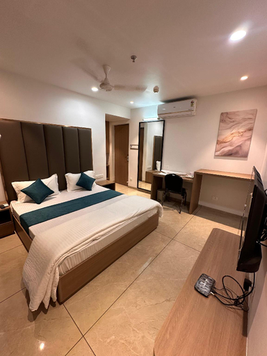 Bedroom 2, Hotel Royal Bloom, Surat