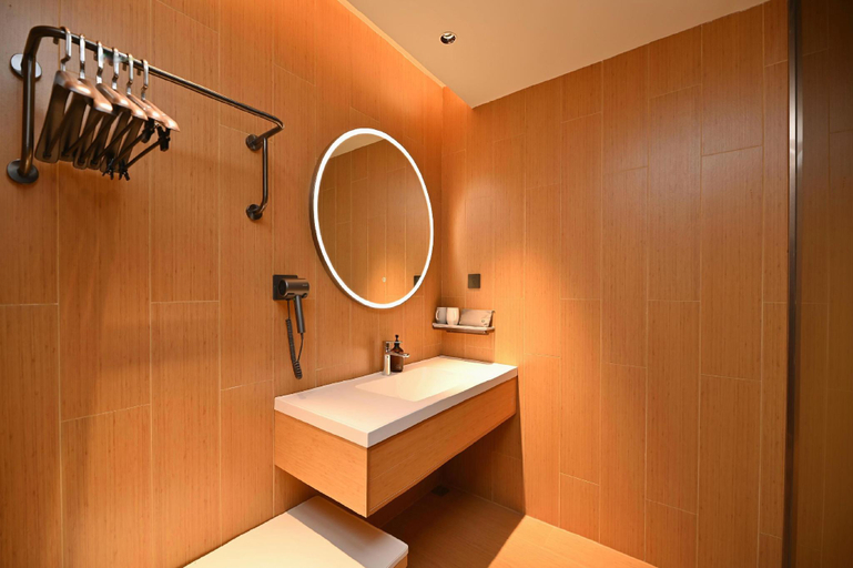 Bathroom 3, Ji Hotel Dezhou Lingcheng District Xinye Building, Dezhou