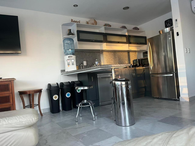 Others 5, Aria Ocean 380, Compostela