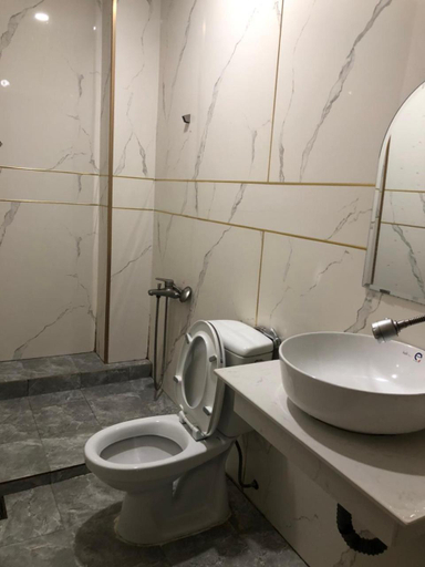Bathroom 3, Khach San Thai Bao, Phan Rang-Tháp Chàm