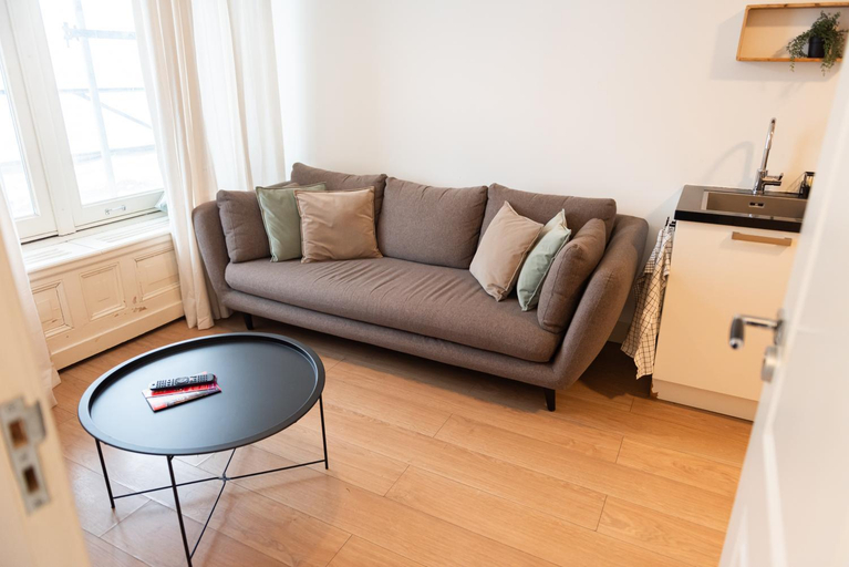 Others 3, Canal View Apartment, Amsterdam