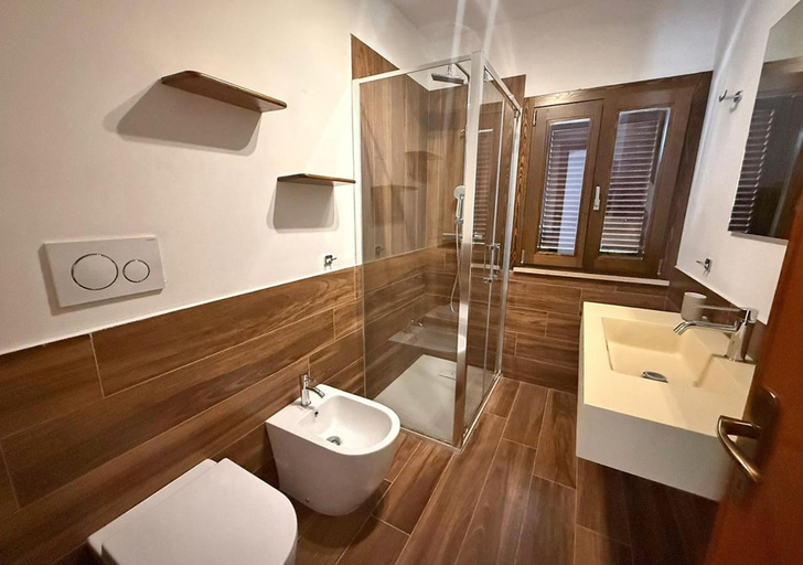 Bathroom 2, Casa Katia, Giuliana & Nami, Livorno