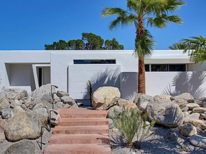 Exterior view 3, Villa Elric, Riverside