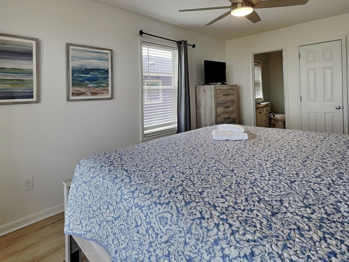 Bedroom 2, Seaside Serenity by Carolina Retreats, New Hanover