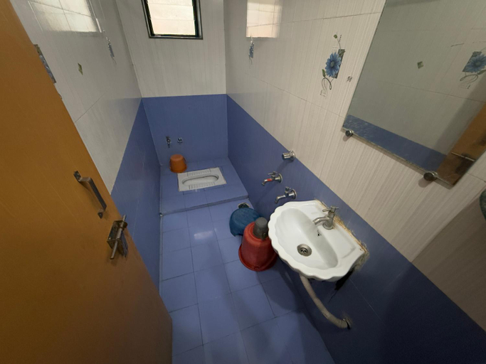 Bathroom 3, Hotel Temple Sai, Ahmadnagar
