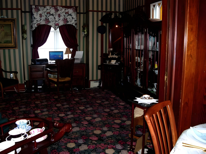 Bedroom 2, Colonial Charm Inn, Queens