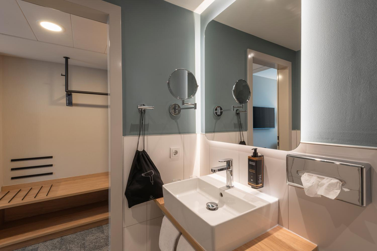 Bathroom 4, Mercure Parkhotel Mönchengladbach, Mönchengladbach