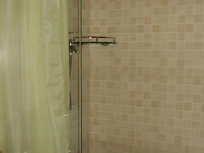 Bathroom 1, Super 8 Hotel Zhenjiang XueFuLu, Zhenjiang