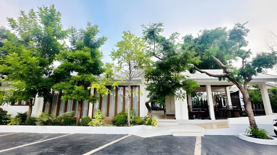 Exterior & Views 1, Nainan resotel, Muang Nan