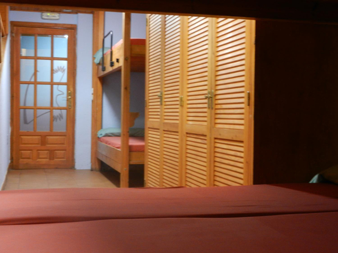 Bedroom 4, Albergue "El Aguila", Huesca