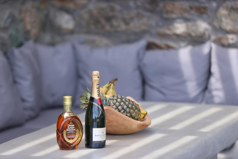 Food & Drinks 4, The George Villas with Private Pool, & Suite with Jacuzzi, close to Mykonos Town - Chora, South Aegean