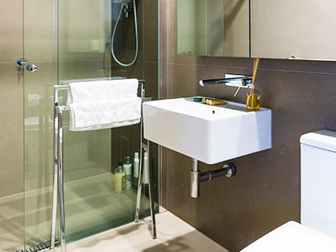 Bathroom, StayIcon Serviced Apartment On Collins, Melbourne