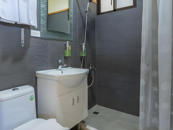 Bathroom 3, Flower and Star Garden Bed and Breakfast, Nantou