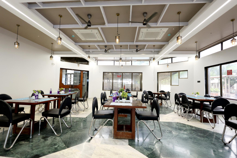 Food & Drinks 5, Hotel StatusInn, Kolhapur