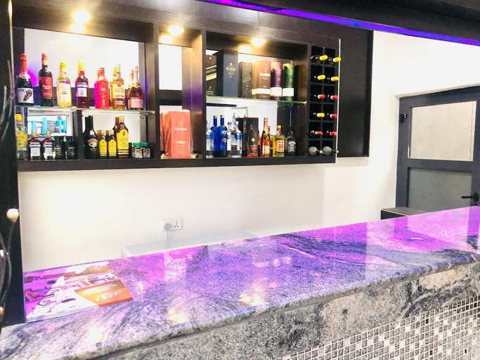 Food & Drinks, Tillz Hotels, Eti-Osa