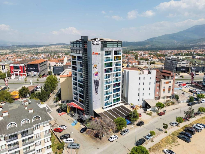 Exterior & Views