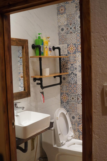 Bathroom 4, Hostel-John Cafe and Beer, Đà Lạt