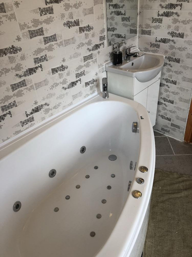 Bathroom 3, ヴィラメリカ, Miskolci