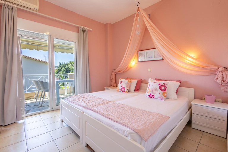 2, By the Sea Apartments-studios, Central Macedonia