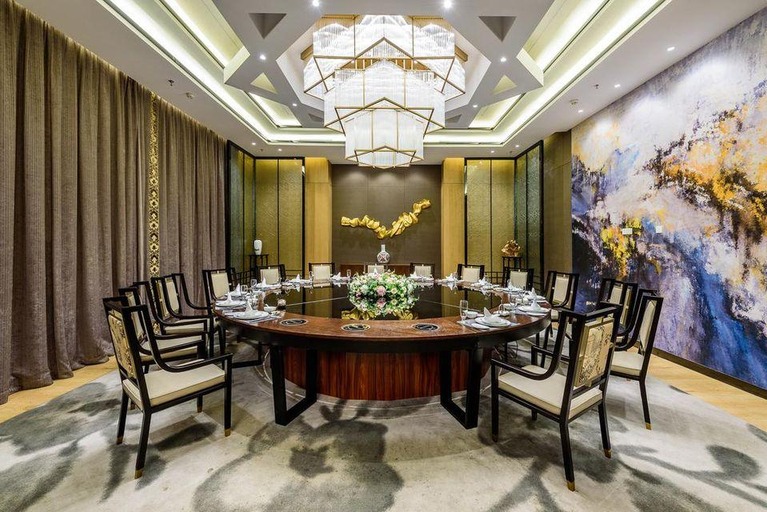 Business Facilities 2, Delphi Sky Hotel, Nanning