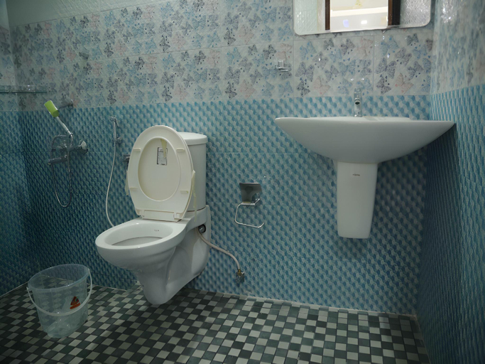 Bathroom, Clirind Resort, Ernakulam