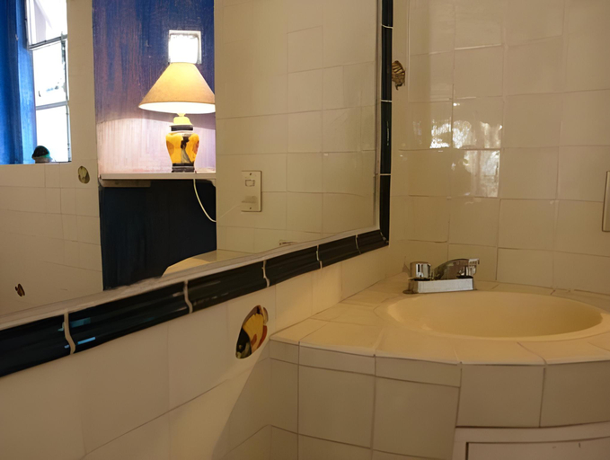 Bathroom 4, Suites Santo Domingo, Allende